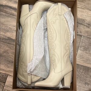 Steve Madden Women's Cream Western Boots